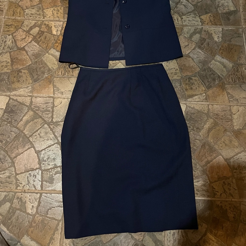 Short sleeve Kasper suit Sez 4